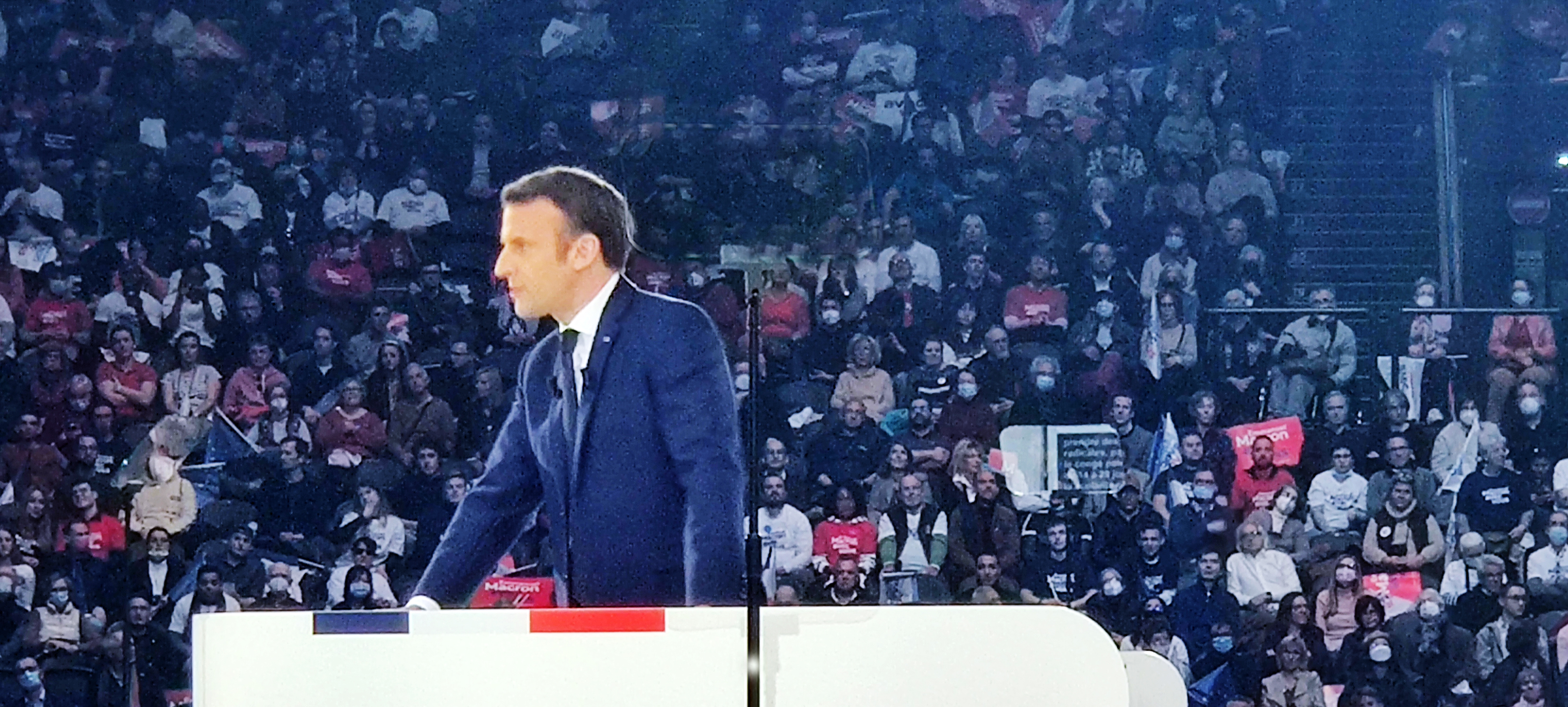 Emmanuel Macron Meeting Arena