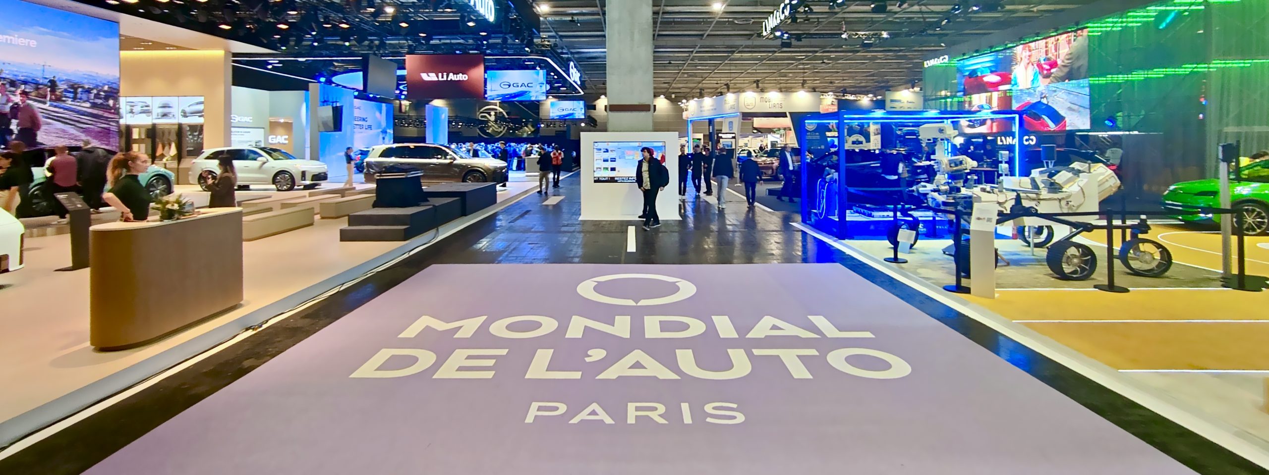 Plus de 20 marques chinoises débarquent au Mondial de l'Automobile 2026 à Paris. BYD, Leapmotor et XPeng mènent une offensive face aux constructeurs européens.